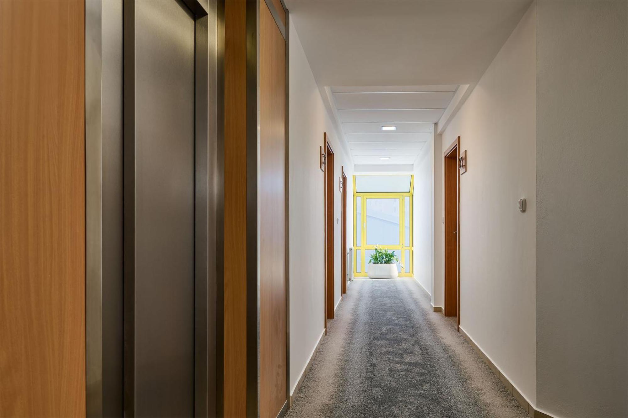 Hotel Osvit 믈라다볼레슬라프 외부 사진